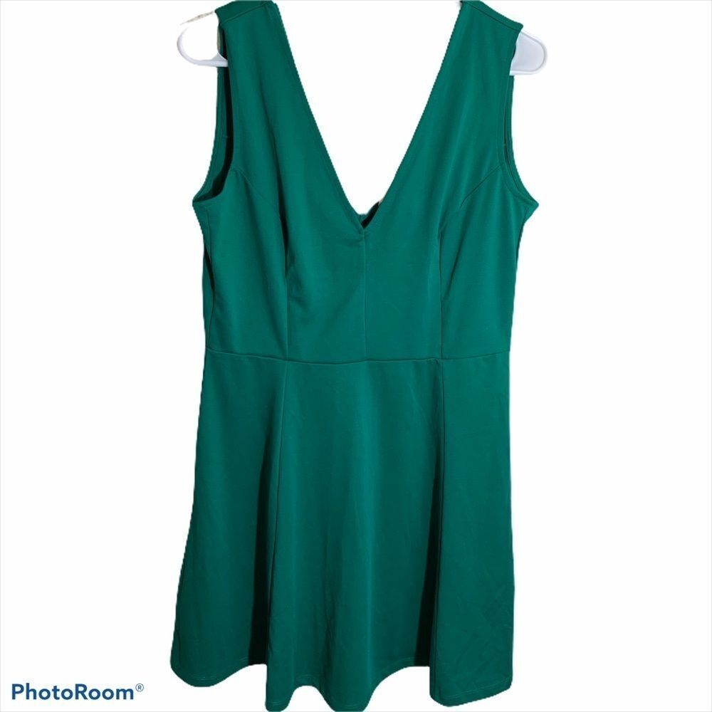H&M Fit‎ and Flare Dress Women L Green Sleeveless V-Neck Skater Mini NEW